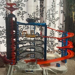 Super Ultimate HotWheels Garage